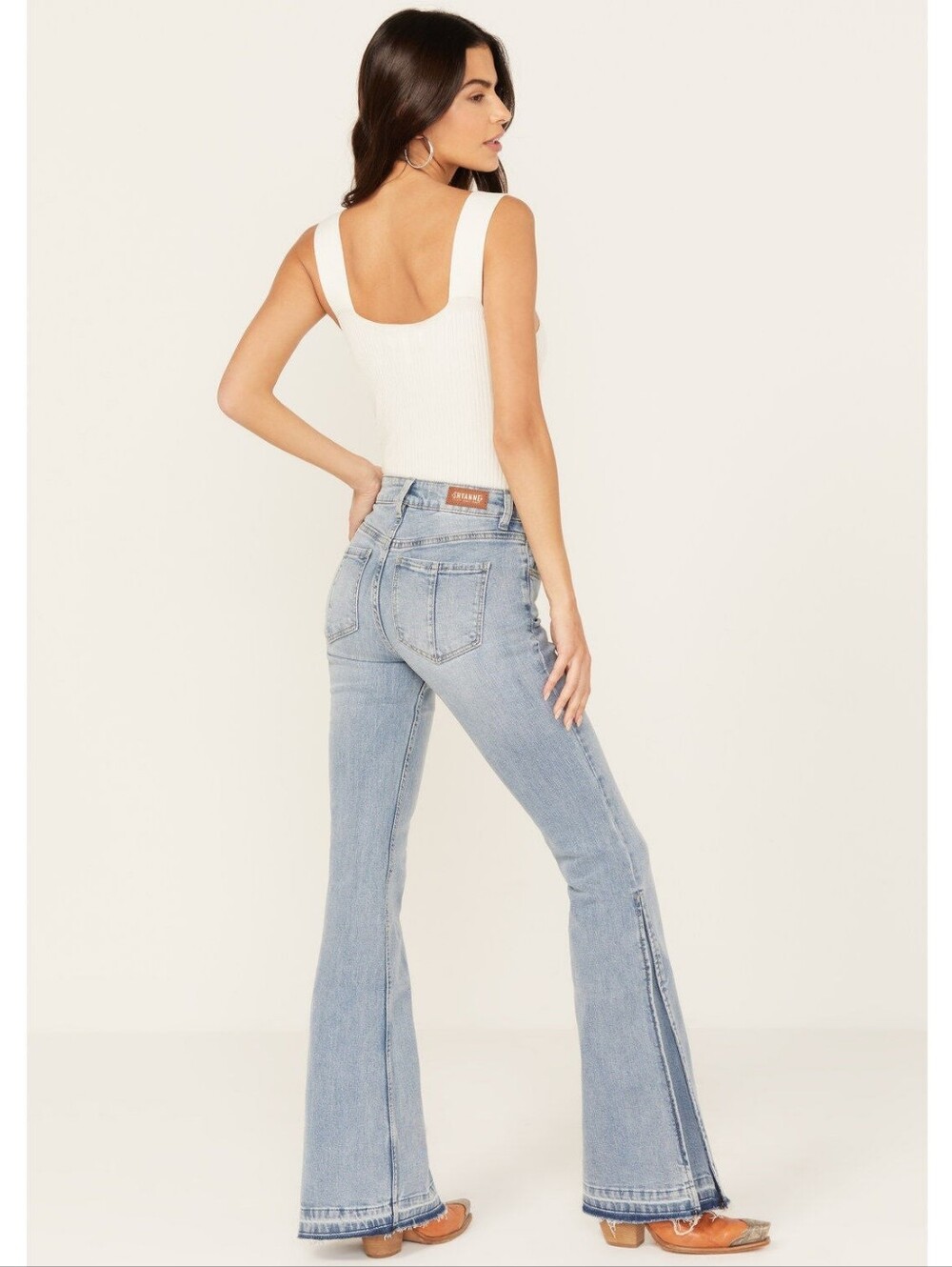 Shyanne Women's Saguaro Mid Rise Stretch Bootcut Jeans 34W
